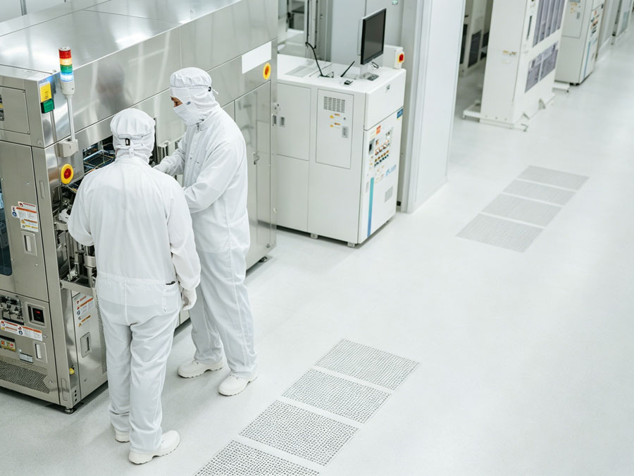 GEMMANEW PVC Homogeneous Conductive Flooring — T-Class wear, for laboratories